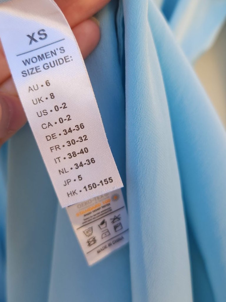 Daisysilk 100% 19mm Mulberry Silk Light Blue Robe $285 Msrp — image 4 of 8
